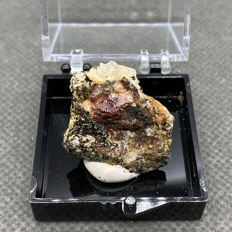 100% natural Pakistani zircon original stone mineral specimen cured crystal gem collection.+ box size :35*35*35 m'm