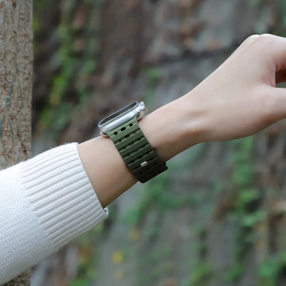 Magnetic Strap For Apple Watch Ultra 2 49mm 44mm 45mm 46mm 42mm Belt Silicone Bracelet iWatch Series 10 8 7 6 5 9 Se 40mm Bands