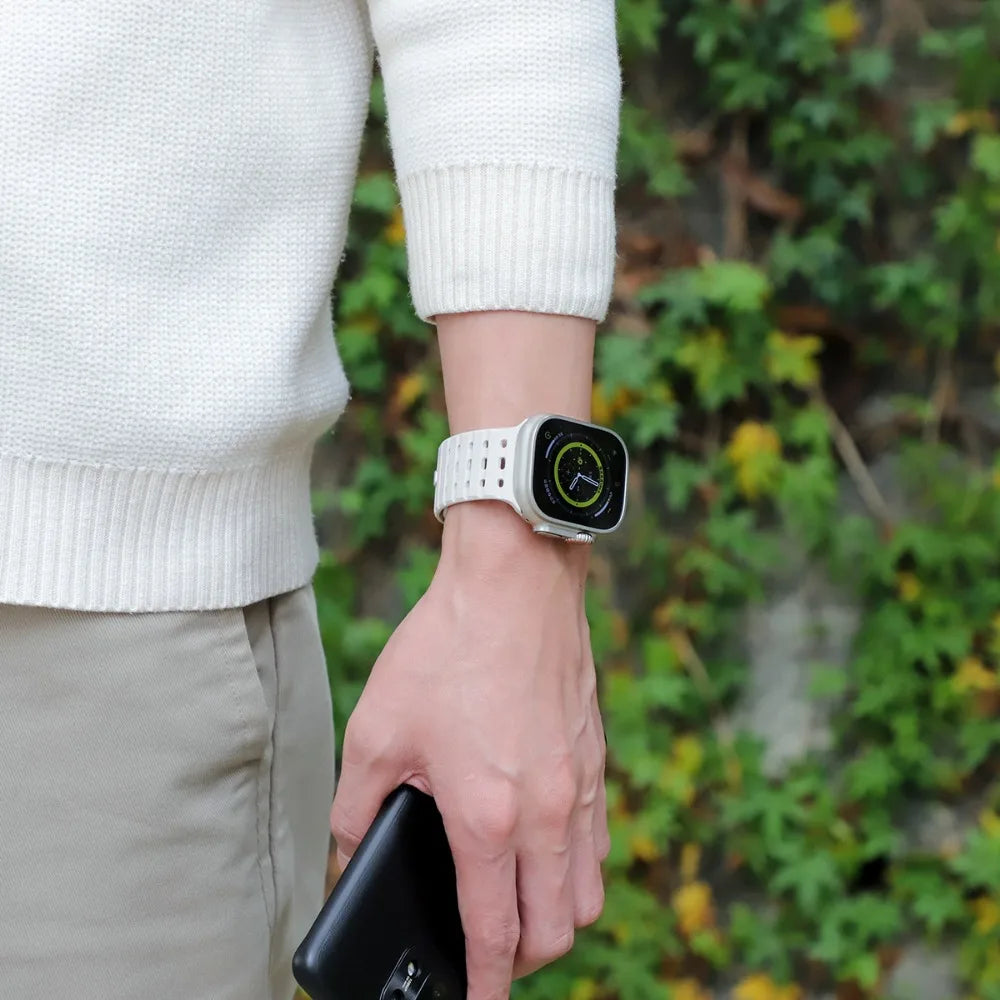 Magnetic Strap For Apple Watch Ultra 2 49mm 44mm 45mm 46mm 42mm Belt Silicone Bracelet iWatch Series 10 8 7 6 5 9 Se 40mm Bands